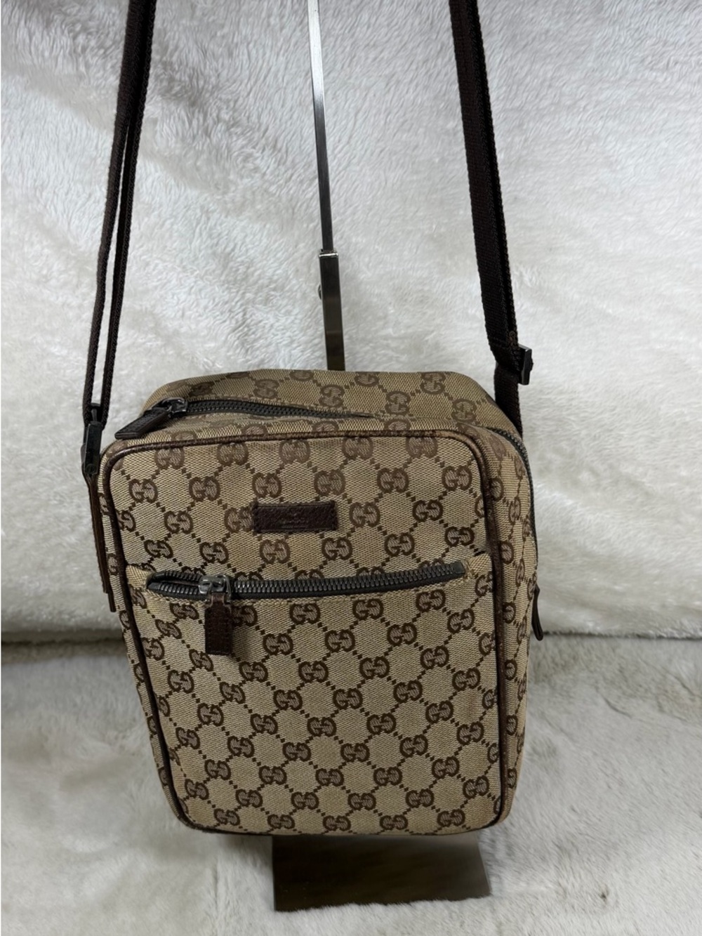 Gucci Beige Brown GG Supreme Canvas Messenger Crossbody